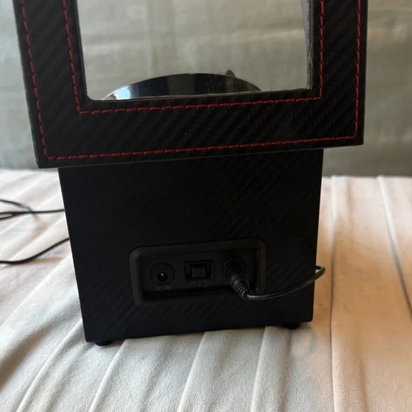 Black Watch Winder with Red Stitching - Picture 3 of 5